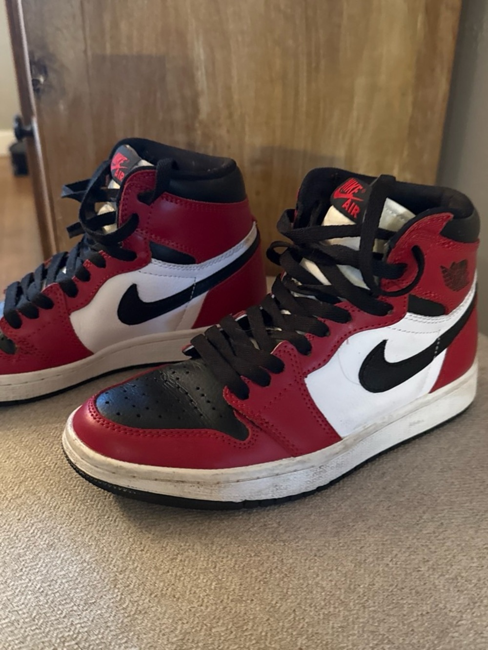 Jordan Kids/women’s size 6.5 High-Top Sneakers in Black, Red & White - Picture 2 of 5